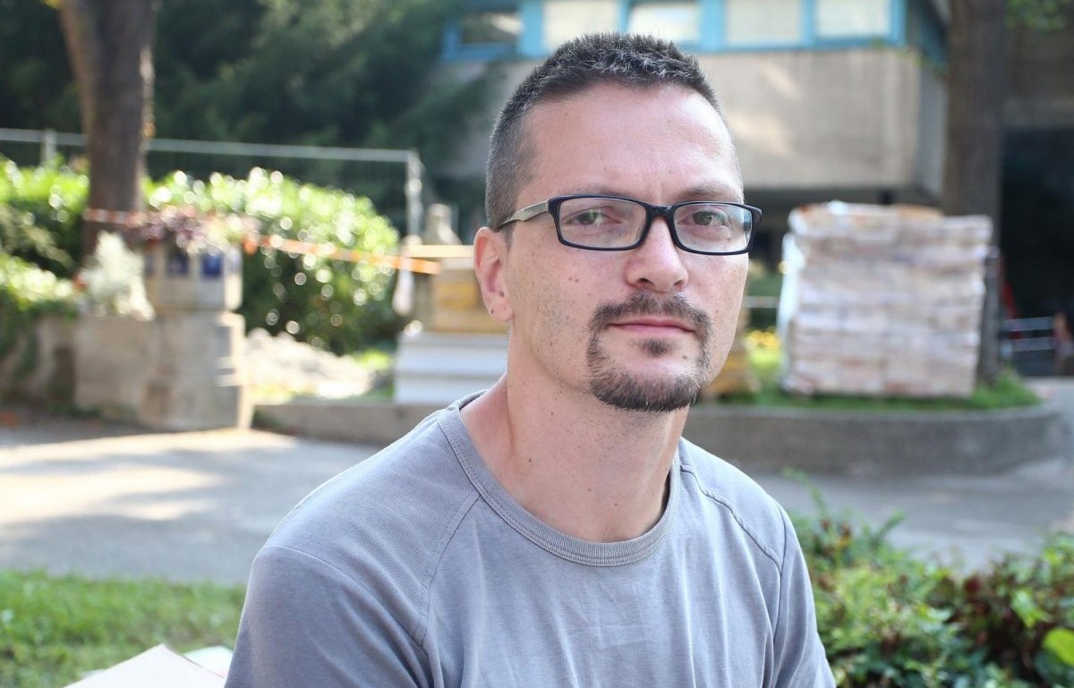 Read more about the article Sjedenje na ogradi i postavljanje granica